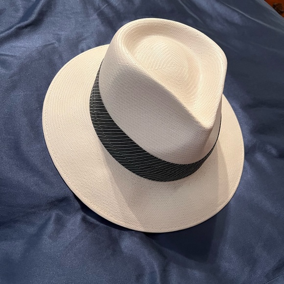Tommy Bahama Panama Hat. White with black pinstripe band. Size S/M. Worn 1 time - Picture 2 of 5